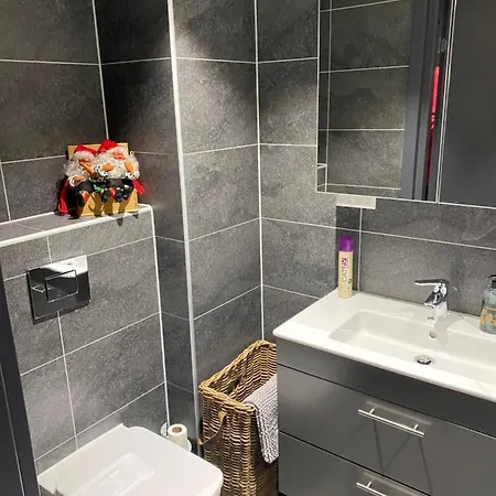 Appartement Med Panoramautsikt Innendors Parkering