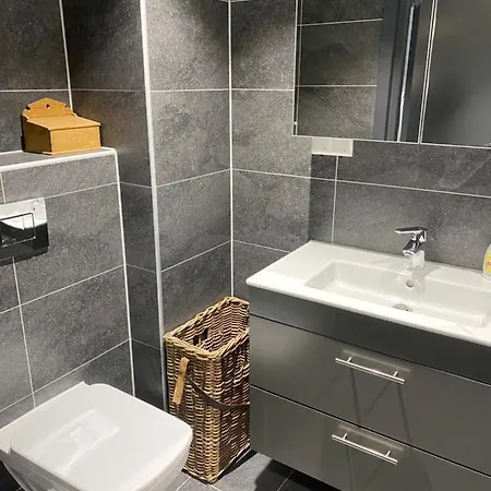 Med Panoramautsikt Innendors Parkering *